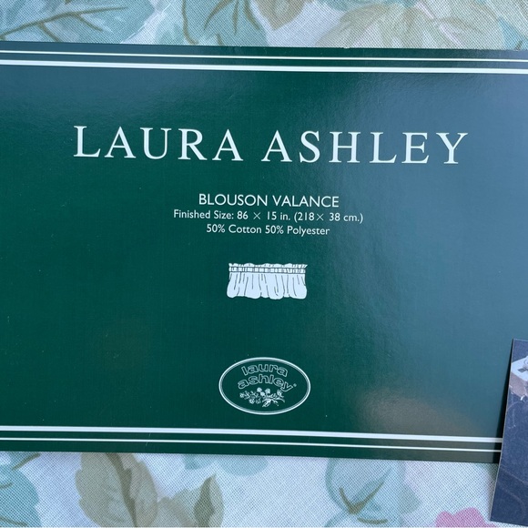 Vintage Laura Ashley Blouson Valance Cottage Rose Flowers Cottagecore 86" x 15" - Picture 4 of 8